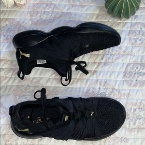 Women’s Puma training shoes. Size 9